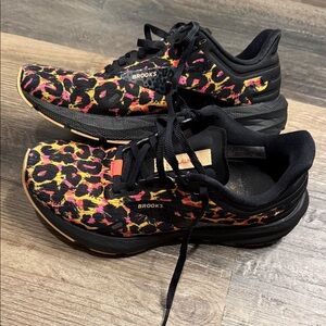 Brooks Women's Athletic Shoes - Black, Pink, Yellow